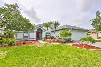 Building Photo - GORGEOUS 3-Bedroom Home on Golf Course in ...