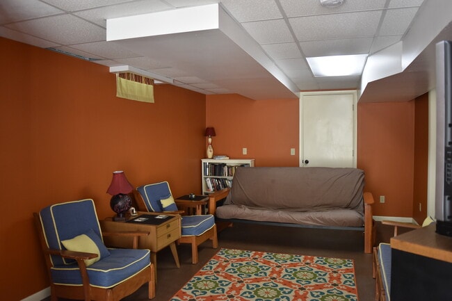 Building Photo - 25 E White Lake Dr