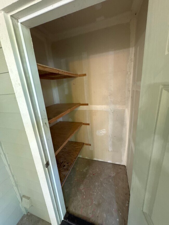 Building Photo - Beautiful 1 Bedroom 1 Bath Condo Located i...