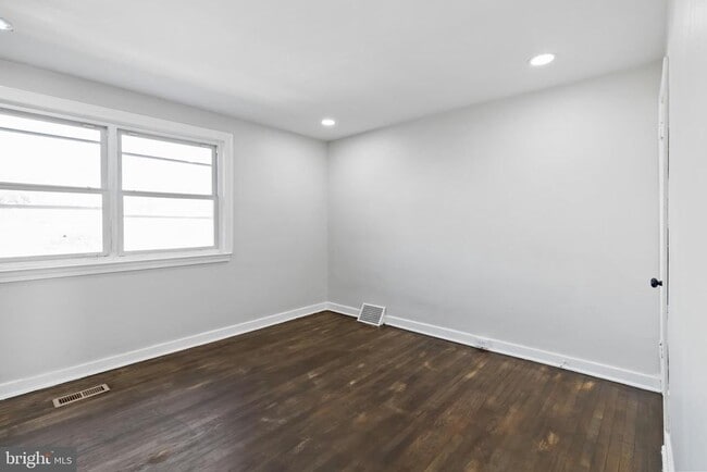 Building Photo - 7836 Fayette St