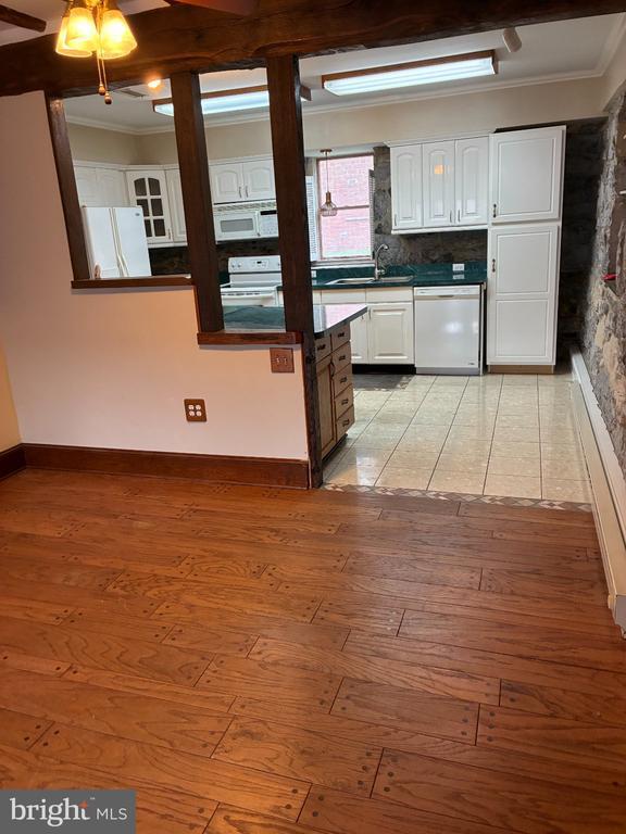 Building Photo - 16 Catalpa Ct