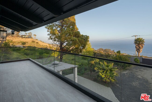Building Photo - 4782 Encinal Canyon Rd