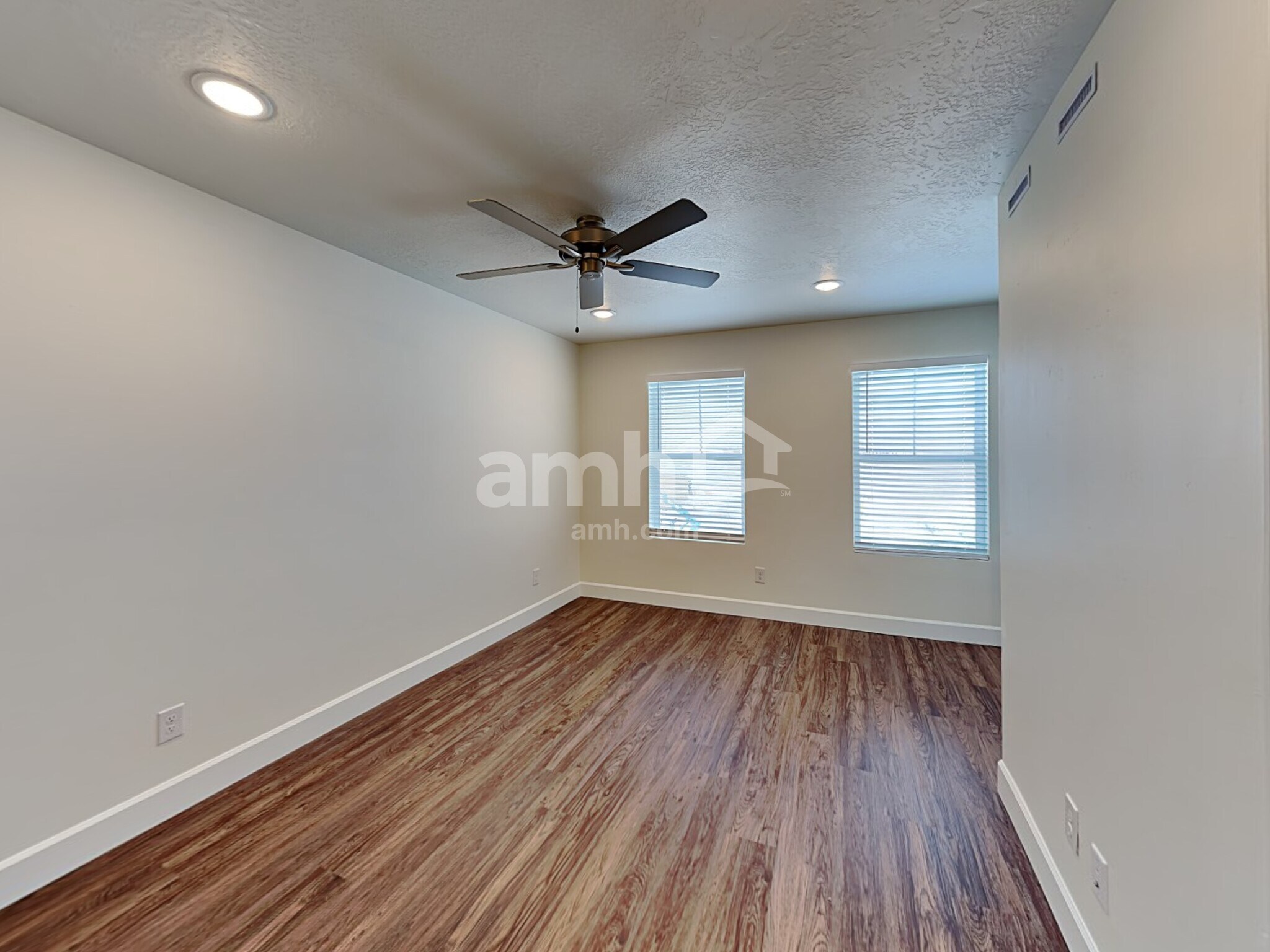 Building Photo - 6051 W Copperhawk Dr