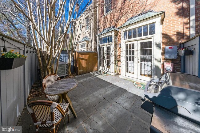 Building Photo - 4453 Westover Pl NW