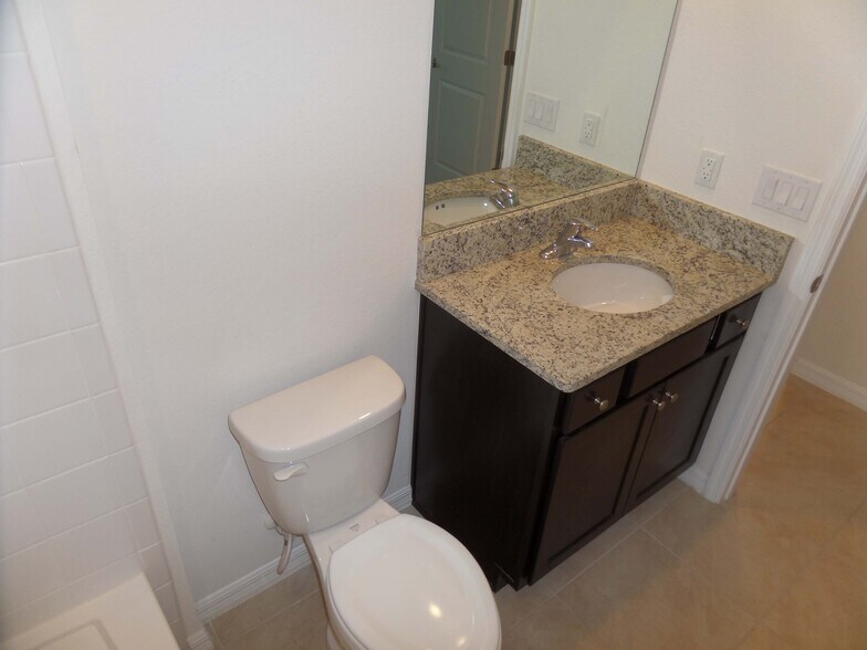 Building Photo - 5475 Sunshine Dr