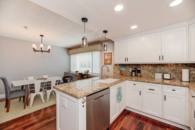 Building Photo - 1405 Goodman Ave