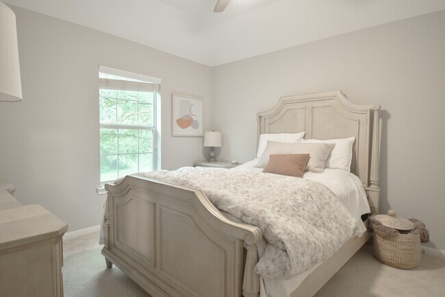 Building Photo - 7 E Shale Creek Cir