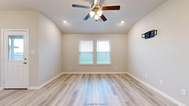 Building Photo - 2148 Chief St