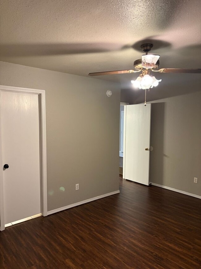 Building Photo - 1125 Grinnel Cir
