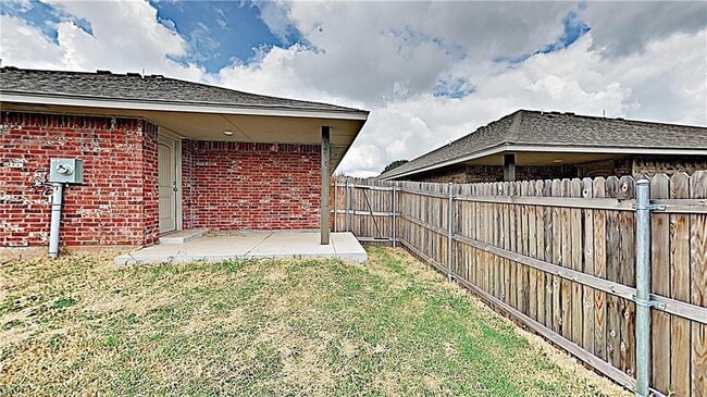 Building Photo - 4318 Stonehaven Dr