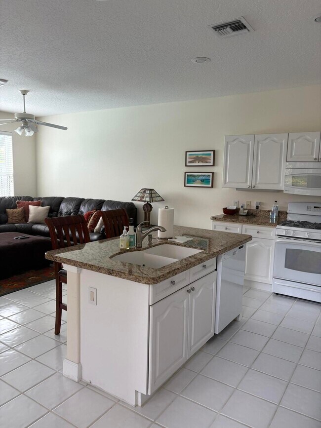 Building Photo - 927 Augusta Pointe Dr