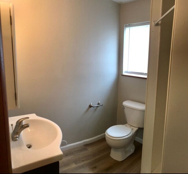 Building Photo - 4 bed / 1 bath 2 car garage home available...