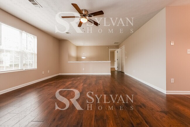 Building Photo - 2053 Oak Terrace Dr SE