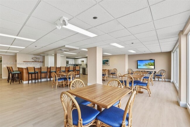 Building Photo - 4511 S Ocean Blvd