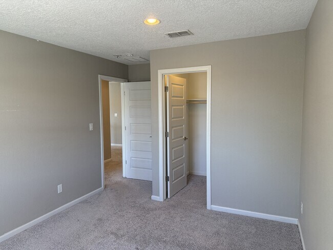 Building Photo - 6624 Yawkey Way NE