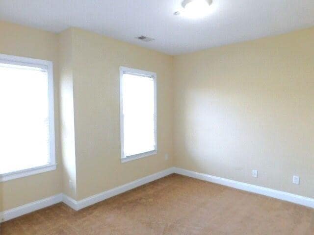 Building Photo - 3002 Montclair Cir SE