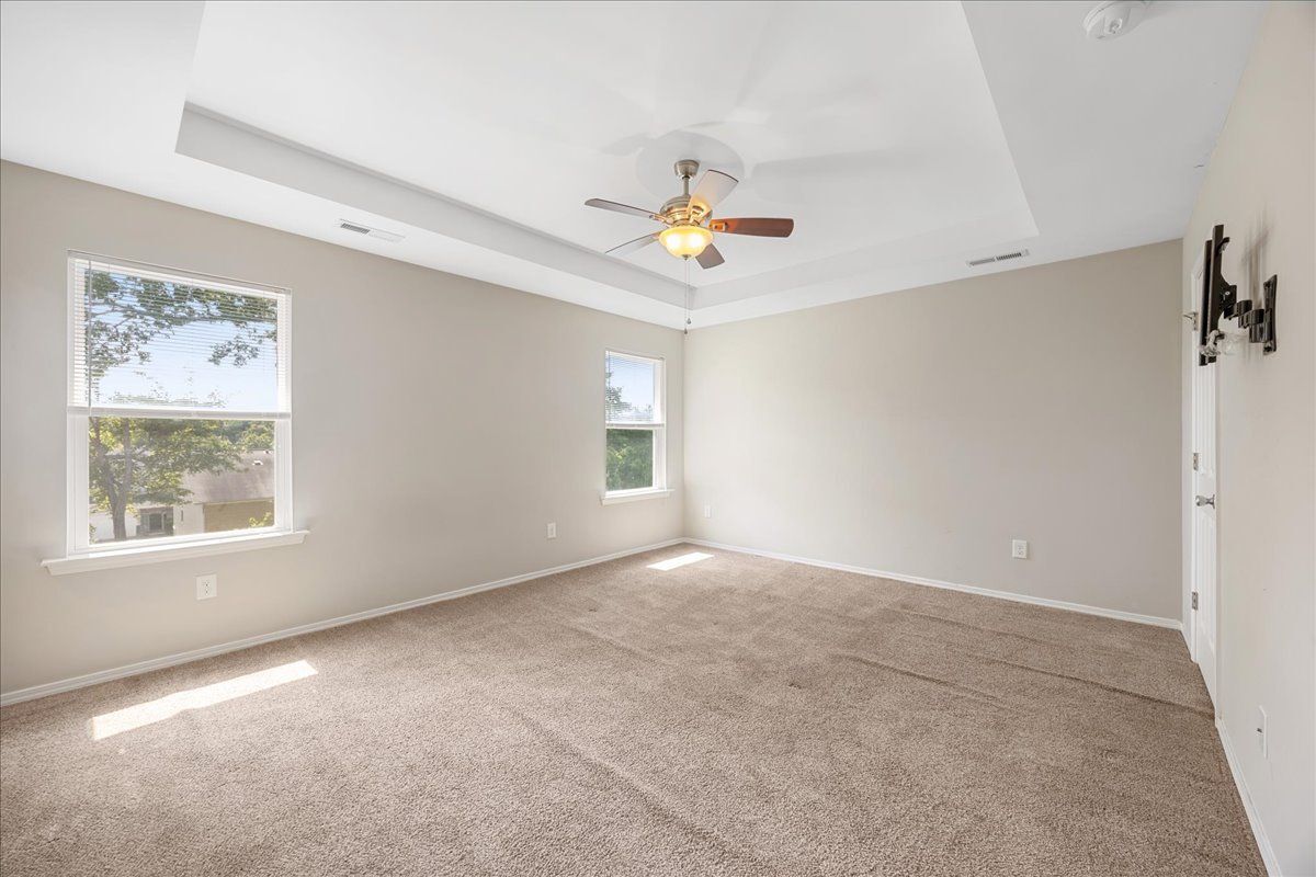 Building Photo - 5600 Yorkwood Dr