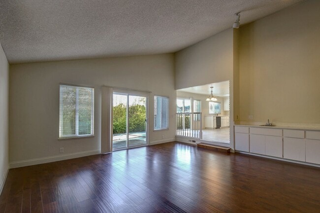 Building Photo - Single Family Home in the Heart of Santa Clara