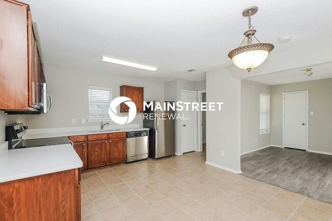 Building Photo - 4 Bedroom Pet-Friendly Home in Arlington, TX with Main Street Renewal