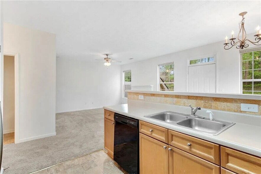 Building Photo - Room in Townhome on Hill Station Ct