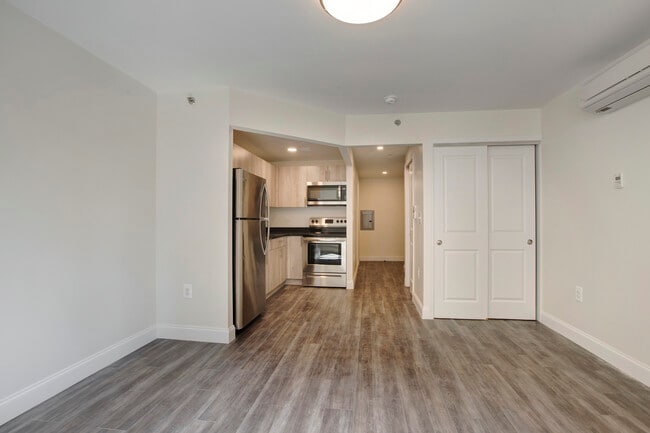 Building Photo - 531 Tinton Ave