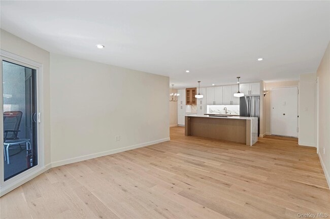 Building Photo - 400 High Point Dr