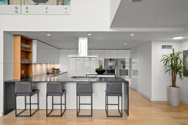 Building Photo - 4701 Meridian Ave