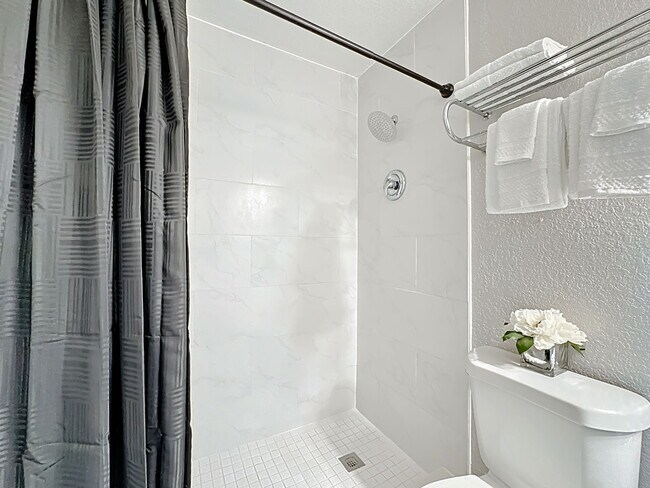 Building Photo - Westwood Boulevard, Orlando, FL 32821 - 2 BR 2 BA condo