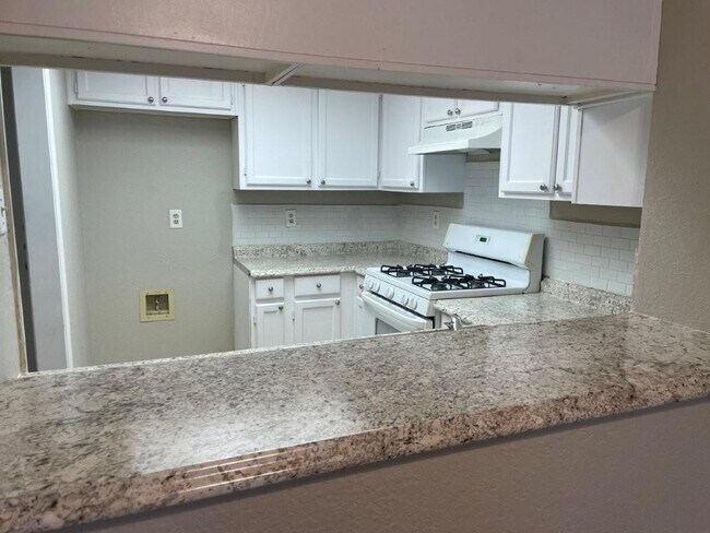 Building Photo - 12307 Deer Falls Dr