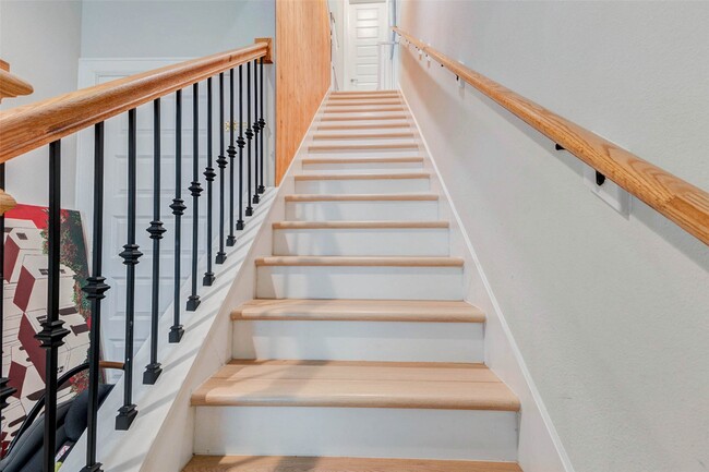 Building Photo - 2802 Grand Fountains Dr