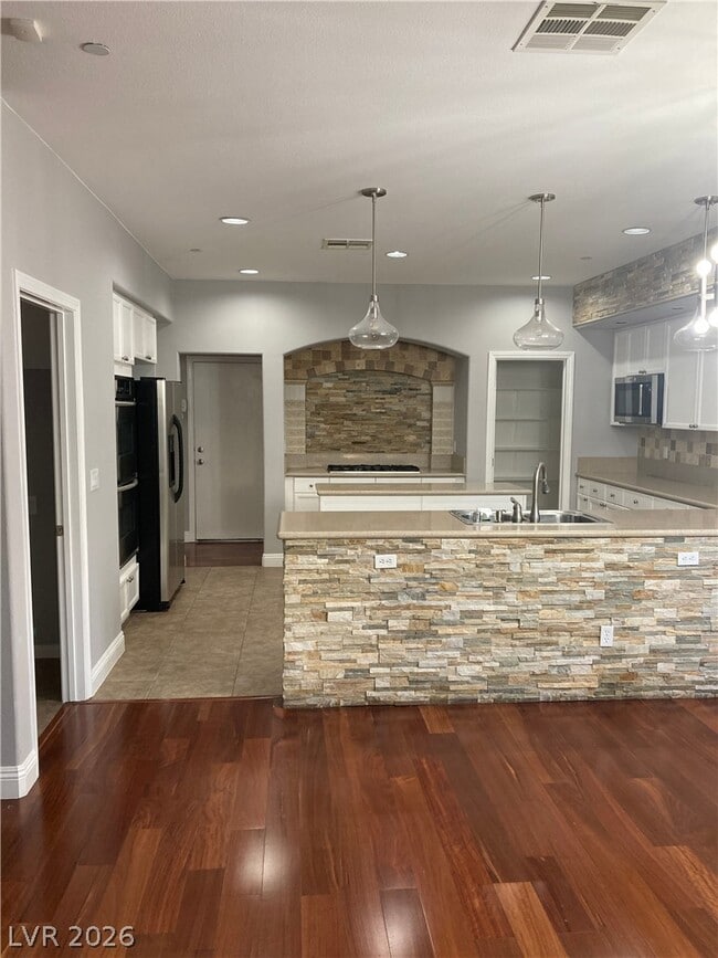 Building Photo - 7020 N Albatross Attic St