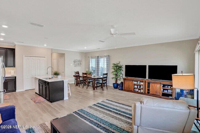Building Photo - 12655 Josslyn Ln