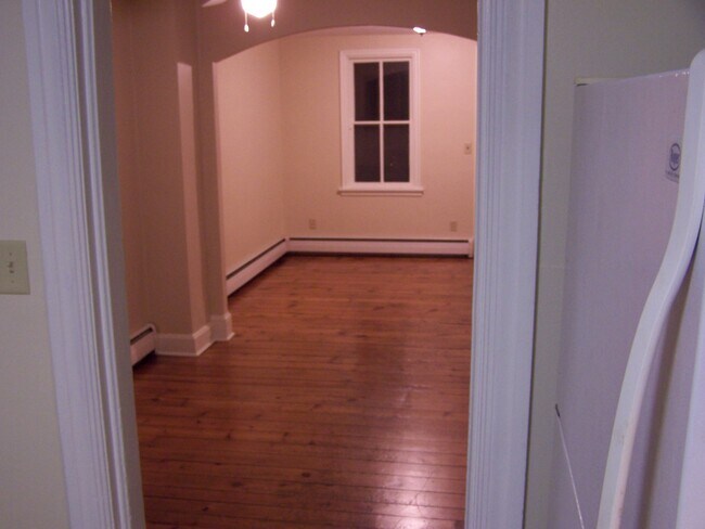 Building Photo - 160 E Penn St