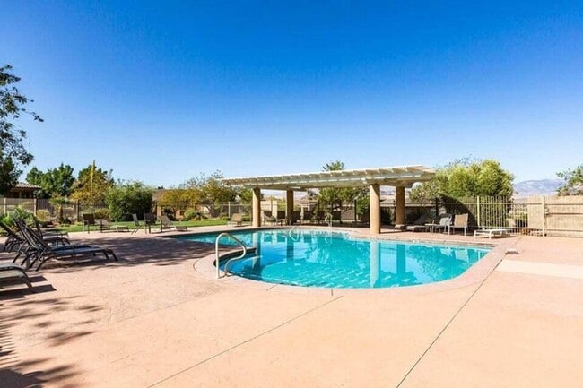 Building Photo - PRICE JUST REDUCED! Highly Desirable Lakota Ridge!