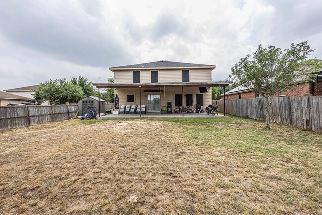 Building Photo - 5220 Feria Dr