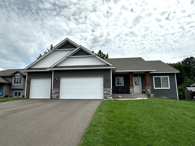 Primary Photo - 465 29th Ct SE