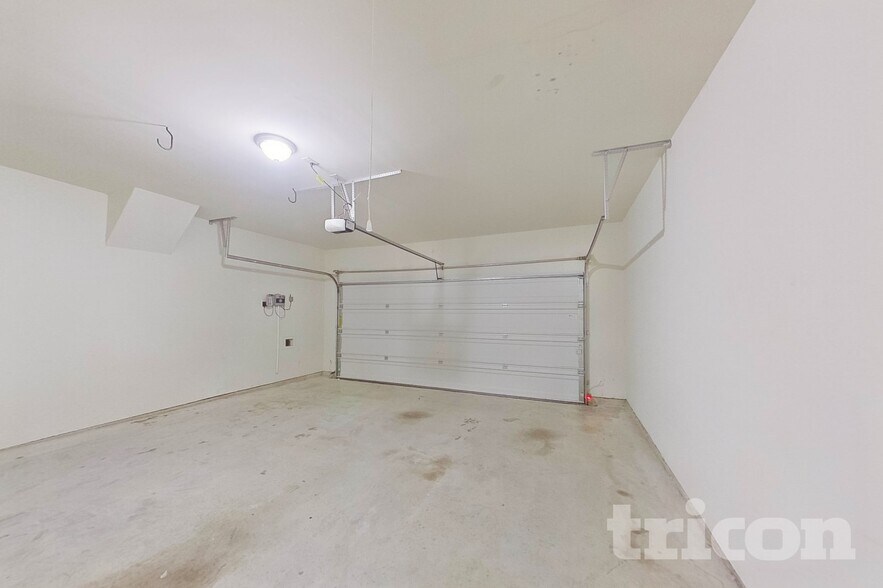 Building Photo - 2108 Barrow St