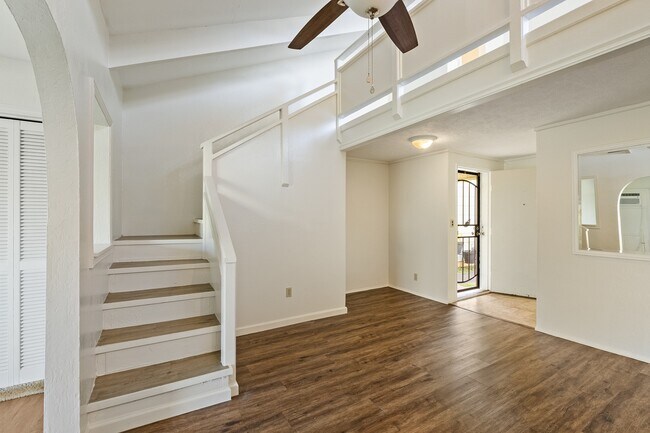Building Photo - 2-Bedroom / 1-Bath Condo + Loft. 2 Parking Stalls. Water Included.