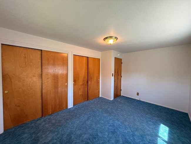 Building Photo - 2148 Grove St