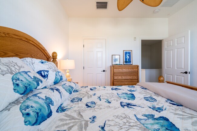 Guest room - 8904 Duval Ln