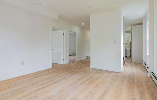 Building Photo - 205 Ives St