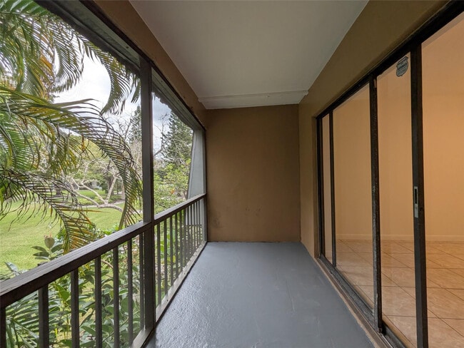 Building Photo - 3101 Oakland Shores Dr