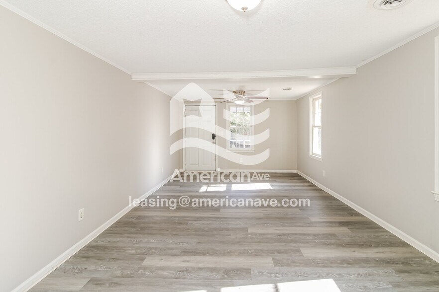 Building Photo - 2647 Trull St