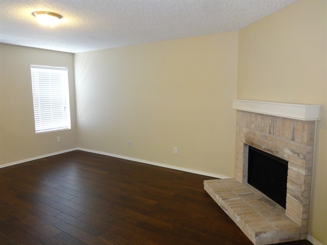 Building Photo - 4301 Meadowknoll Dr