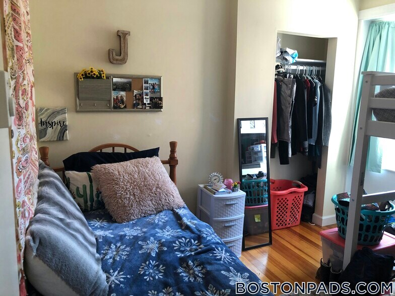 Building Photo - 1450 Commonwealth Ave