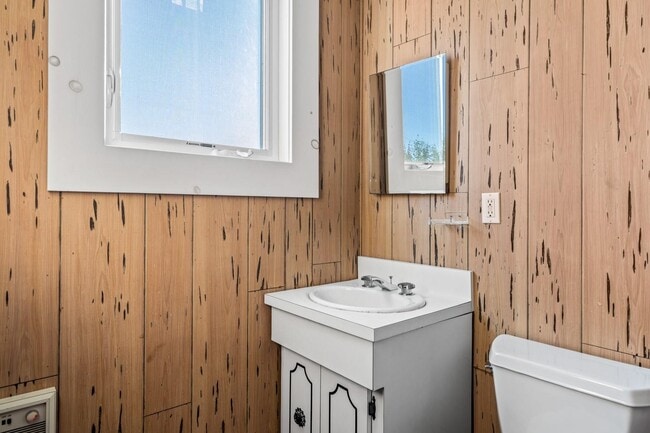 Building Photo - 38 Homesite Ave