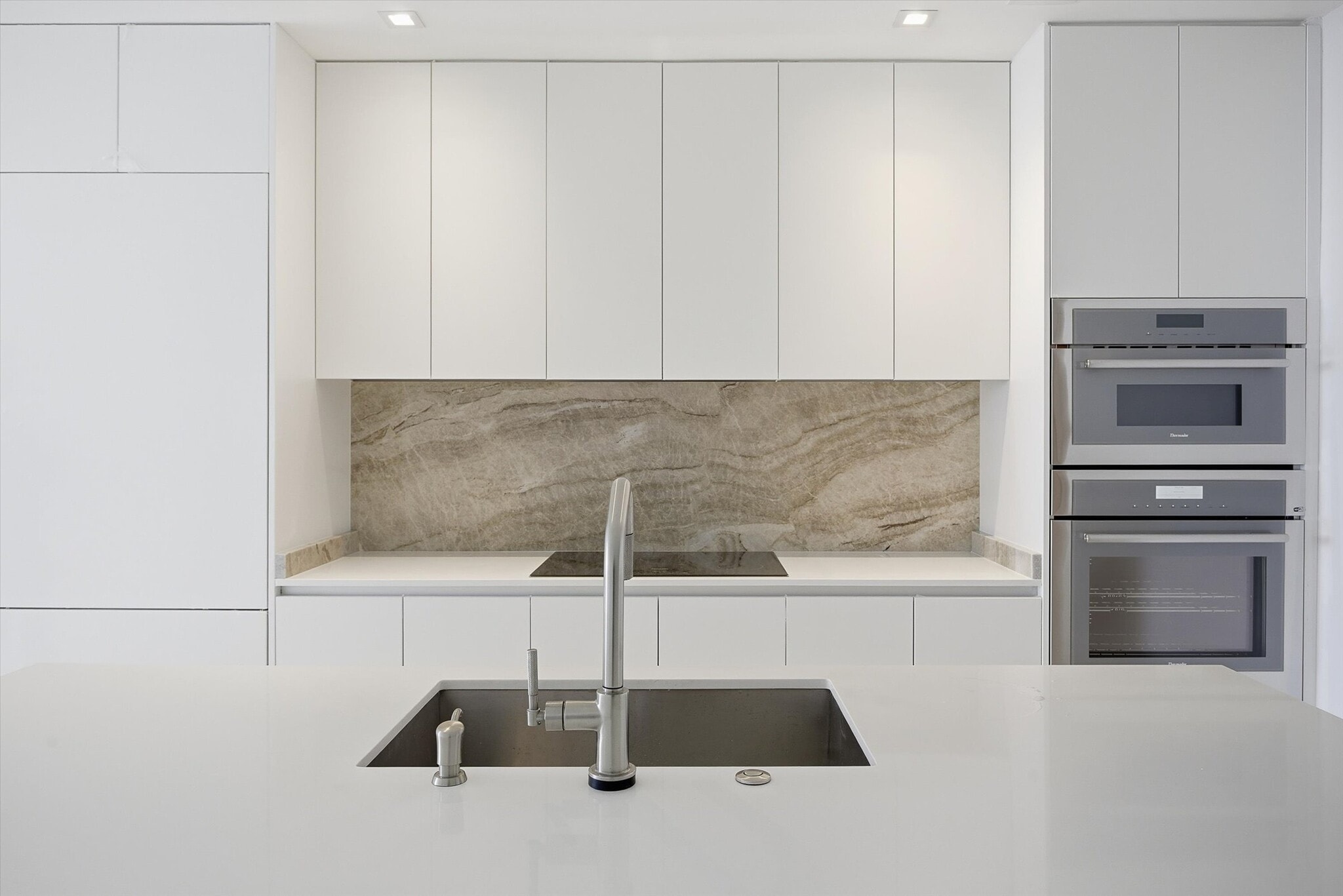 Building Photo - 700 NE 24th St