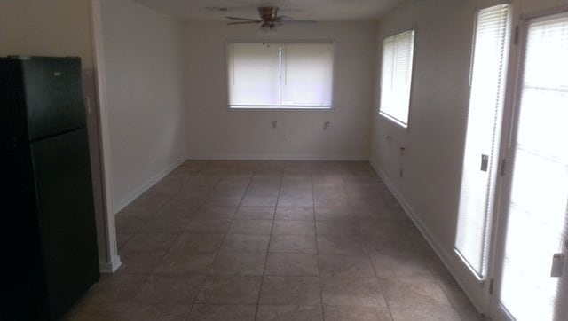 Building Photo - 4550 Lancelot Dr