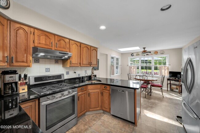 Building Photo - 55 S Lake Dr