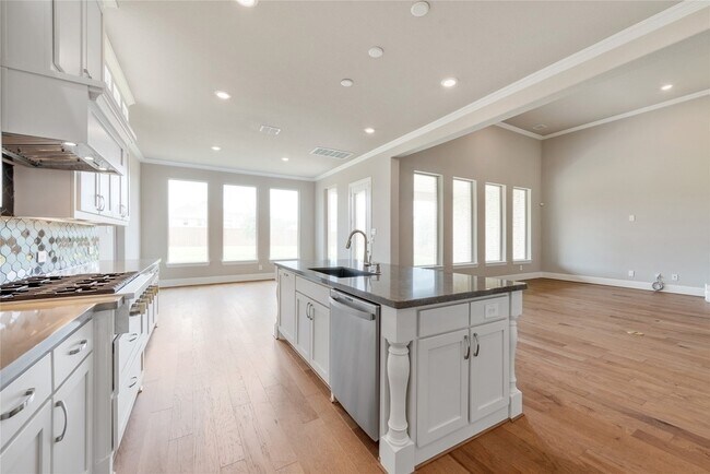 Building Photo - 813 Gallant Fox Trail